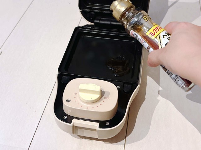 ホットサンドメーカーで餃子