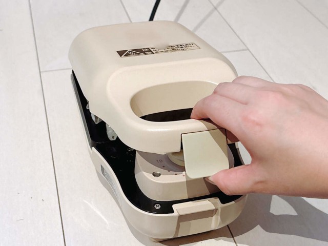 ホットサンドメーカーで餃子