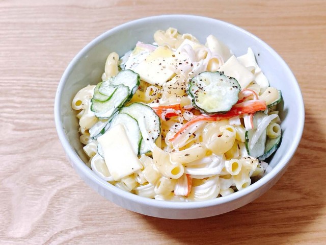 カニカマとチーズのマカロニサラダ