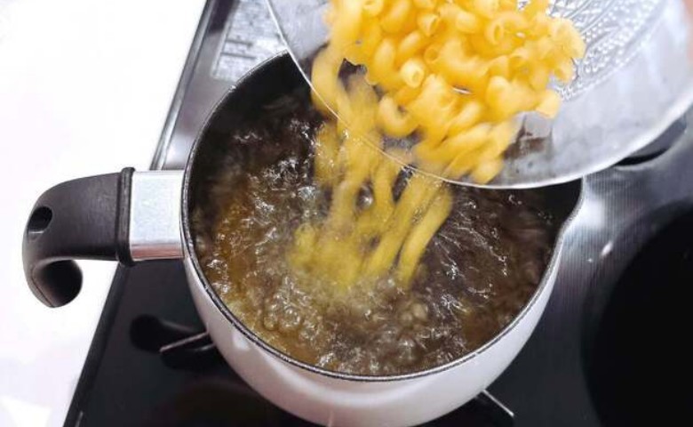 【お願い!コレ作るならカニカマとチーズ絶対入れて】和田明日香さんレシピが鬼うま!「大人も満足」「つまみに最強」