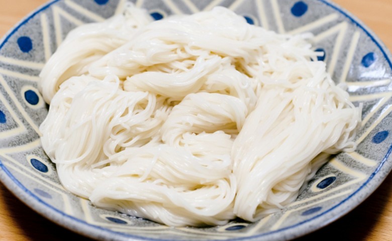 【サンド伊達さん絶賛】瀬戸朝香さんのそうめんアレンジ「いくらでも食べられる」ただのめんつゆには戻れない〜!