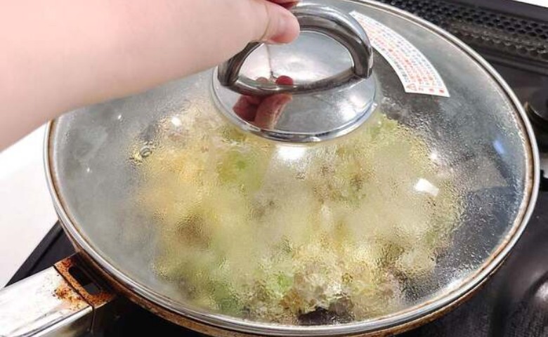 【お願い!キャベツ余ったら絶対作って〜!】DAIGOさん番組で話題!ひき肉と混ぜれば「最強メイン」爆誕!