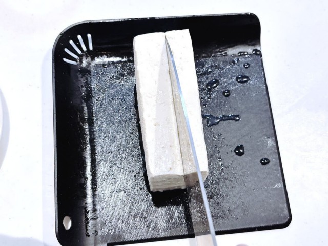 豆腐のトマトピザ