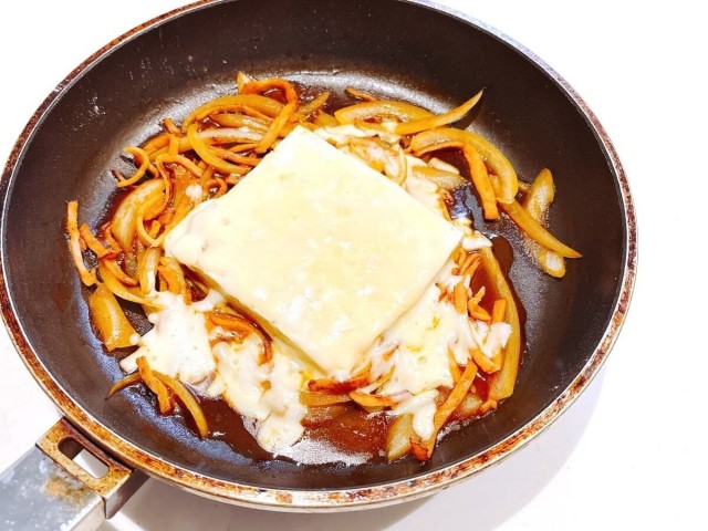 豆腐のトマトピザ