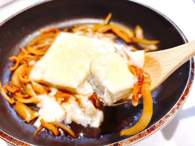 豆腐のトマトピザ