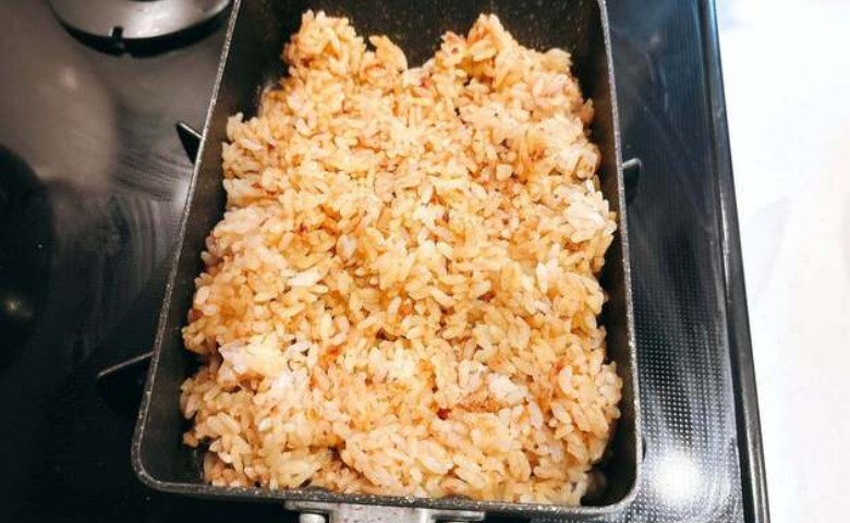 【お願い!握らないで】焼きおにぎりが爆速で作れる!「カリッカリ」「感動レベル」もう今までの作り方に戻れない〜