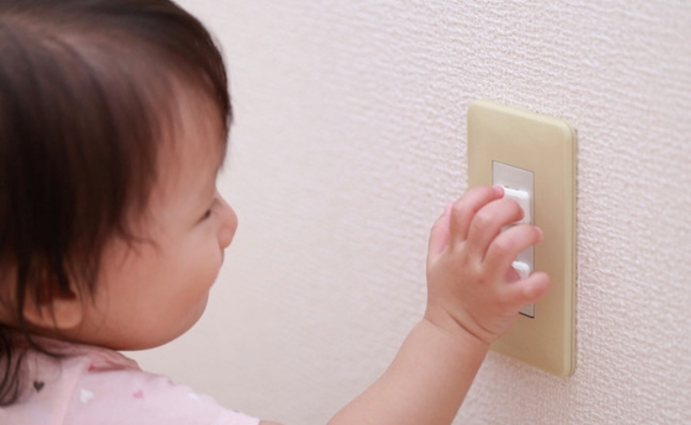 「おしゃれインテリア」が命取りに！？助産師が警告！赤ちゃんを守るために見直すべき部屋作りのNG例