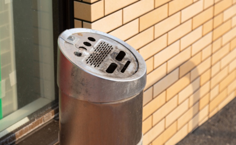 男性集団がコンビニ前で喫煙⇒そばに子連れで駐輪すると「おい！ちゃんと見ろや！」急に大声を上げたワケ