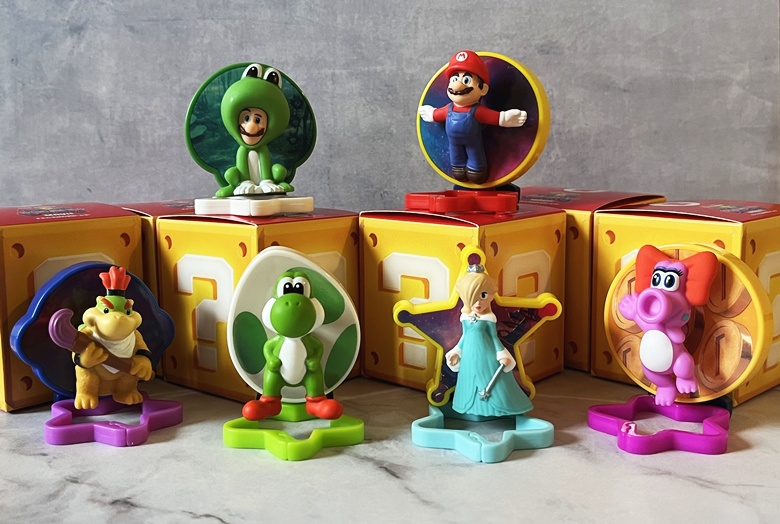 【ハッピーセット】「ザ・スーパーマリオギャラクシー・ムービー」第1弾第1弾は、「マリオ」「ヨッシー」「カエルルイージ」「クッパ Jr.」「ロゼッタ」「キャサリン」の6種類