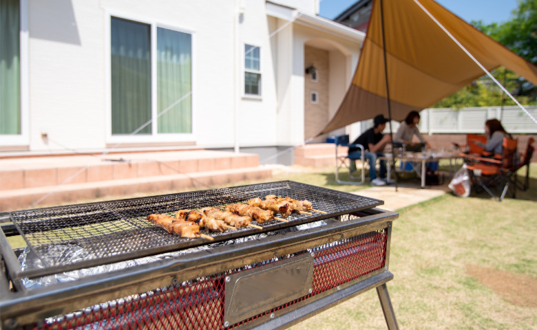 自宅BBQは迷惑？ママ197人の本音を調査！近隣トラブルどう防ぐ？「これだけは気にして！」という境界線