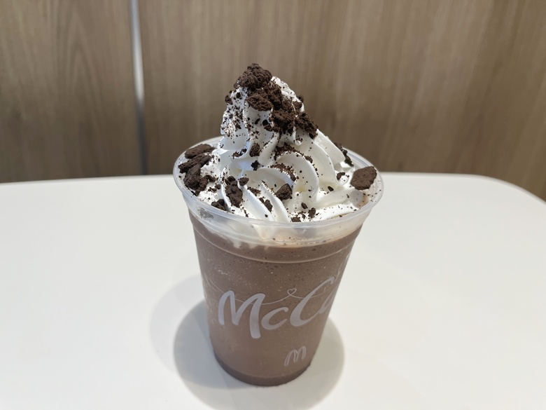 チョコのコクがUP！「クッキー＆クリームチョコフラッペ」