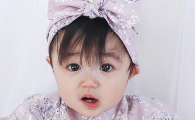 キラキラネームよりも【古風レトロ】がキテる！2026年上半期、女の子に人気の名前はコレだ♡