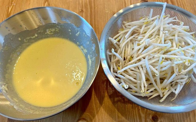 【もう炒めるのやめる！】"激安もやし"の「最強旨い食べ方」サクッサクに変身！どうしよう、箸が止まらない