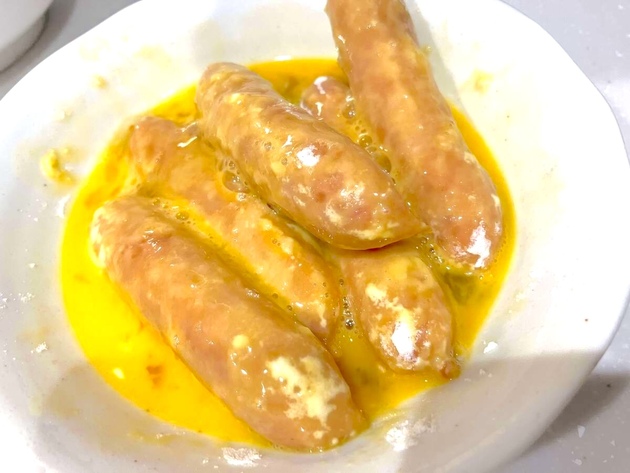 【ウインナー"あの液体"にドボンして！】怖いもの見たさで実食した調理師「ぶっ飛んだ発想のレシピだ…！」