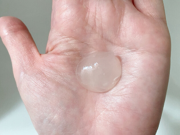 もう、これなしの朝は考えられない!?「こすらないでOK」ってエッグい!!「メイク崩れ対策にも」