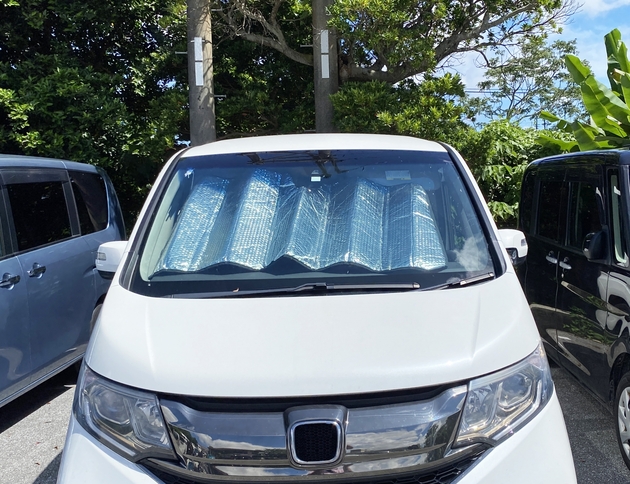 【こんなサンシェードは買っちゃダメ！】車の整備士さん伝授の「夏の車内を快適にする選び方」