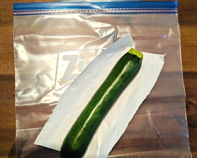 【こんなズッキーニ、絶対に食べちゃダメー！】"青果のプロ"のジャッジに「危なっ」「すぐ捨てます」