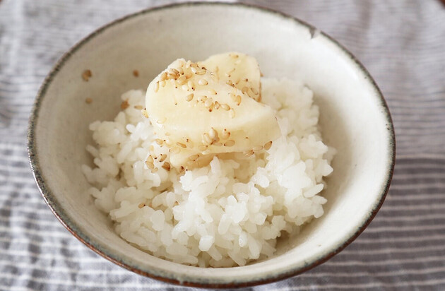 「コレ、京都に行くたび買ってます」「ごはんが何杯でもいける」“ごまの量”が想像超えてる話題の漬物