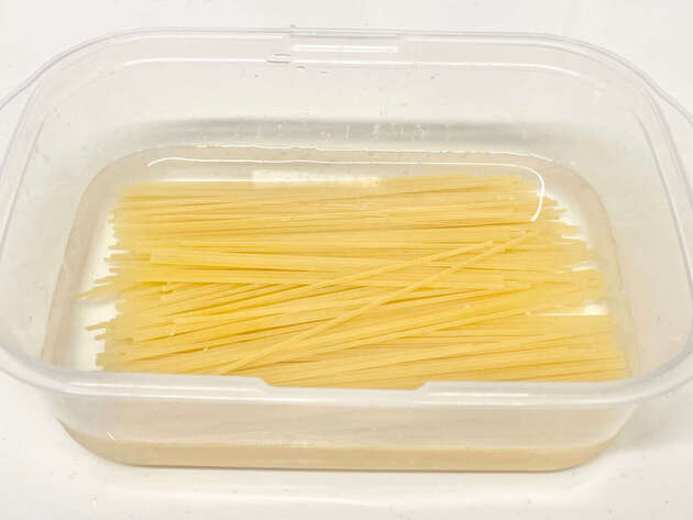 【パスタは"あの液体"にドボンして！】もう茹でる必要なし"プラス3分"「夏はこれだよ♪」神レシピ