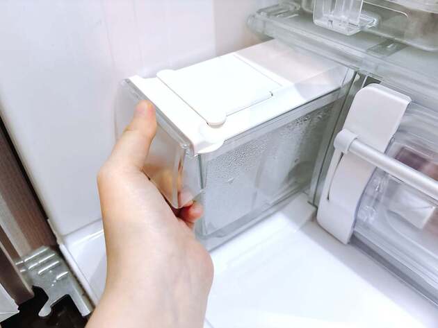 【やってたらすぐやめて！製氷機「その水」入れないで！？】真実に「やってた(泣)」「まさかのカビが…」衝撃お手入れ目安も“NG”3選