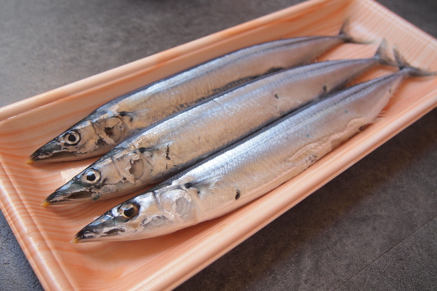 【サンマ、グリルで焼かなくていいの知ってる？】プロの"驚き技"に「もう普通の焼き方に戻れないよ…」いや〜参りました！