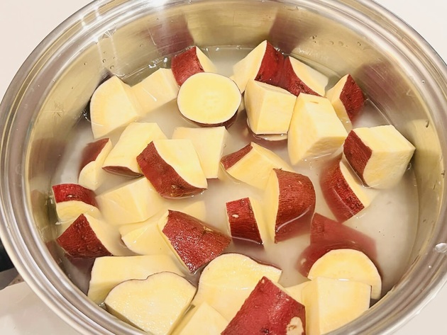 【さつまいも、絶対やらないと後悔する食べ方】栗原はるみさん流「炊飯器に"ドボン"」塩昆布はズルい