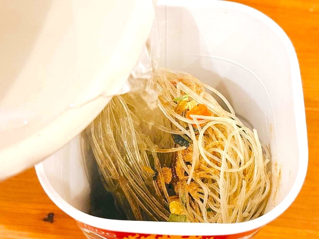 【SNSやテレビで皆食べてる…】人気すぎて5店舗全滅"近所のコンビニから急に消えた"爆ウマグルメ
