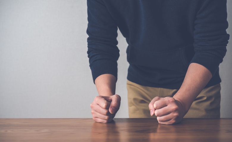 やさしくて「尽くしてくれる」彼。交際数カ月が経つと…彼の「本当の顔」が見えるように