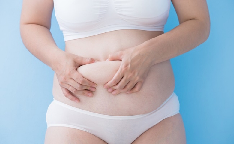 40代のぽっこりおなかは脂肪じゃない？原因の筋肉の衰えを招く意外なNG習慣とは【医師解説】