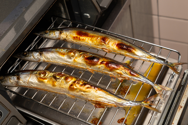 【やってたら絶対すぐやめてーー!“魚焼きグリル”のNG】メーカーの注意喚起に「アルミホイル、ダメなの!?」「発火事故も」知らなかった…