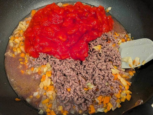 【ミートソースはもう一生これ〜!!】高校生息子「これウマイ!!」大絶賛「お店の味」シェフのレシピ