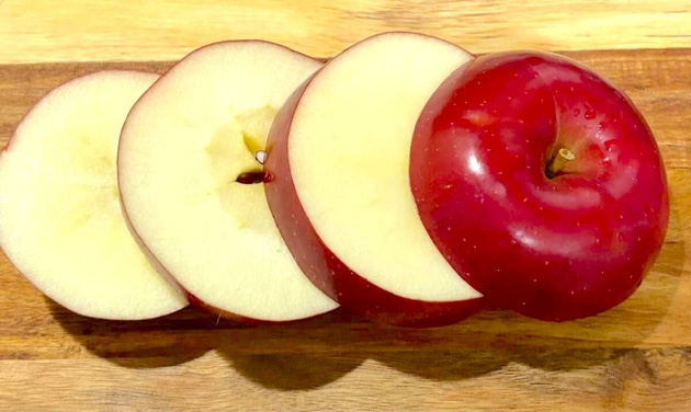 “りんご農家の嫁”が驚愕!!【大原千鶴さんのりんごの食べ方】に「リピ確定!」最高の食べ方