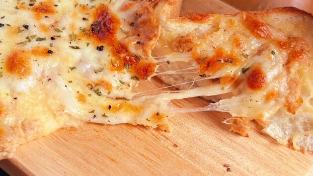 なんだコレ、うっっめぇ〜〜!!【“マヨネーズとチーズ”あったら絶対絶対作って！】食パン禁断レシピ