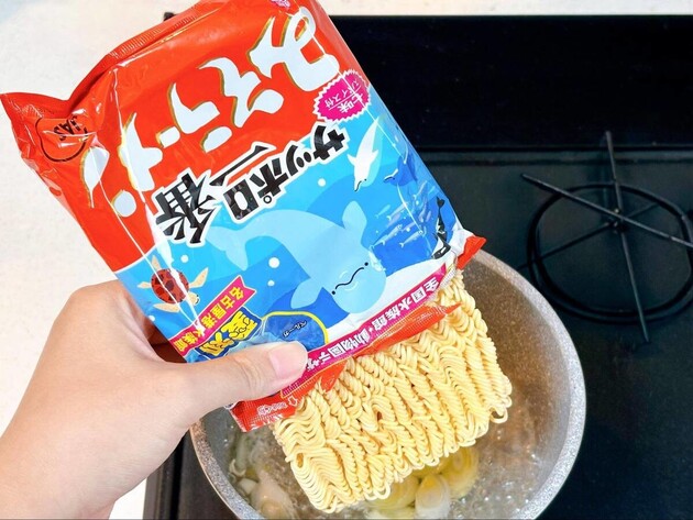 【有吉さん】がポロリ公表！「自宅でよく作ってる」袋麺の"めっちゃ好きな食べ方"→「やるしかない」