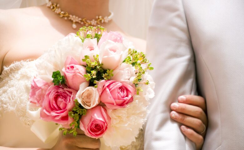 婚約者が同期女性と浮気し婚約破棄→「ブーケトス期待してて♡」同期女性から届いた信じられない連絡