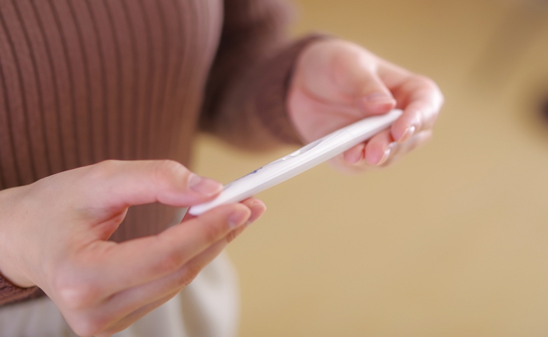 「まさか妊娠するなんて…」避妊中の私に起きた想定外の奇跡と体のSOS【体験談】