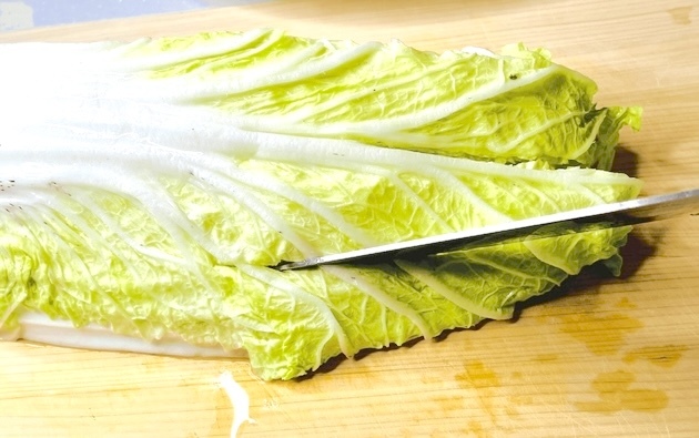 【白菜、"その切り方"絶対やめてーー！】プロの料理人も納得の"大阪王将流"切り方「バラバラにならん」「革命起きた…！」