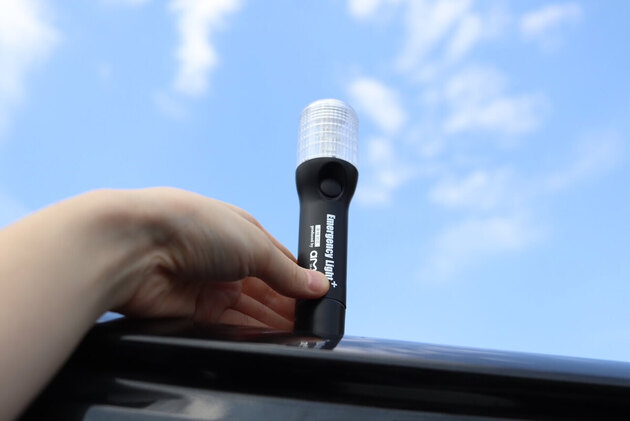 【車で出かける人は、絶対に買ってー！】防災士が警告→「確かに盲点だった…」「屋根につけるだけ」防災の新常識！3選