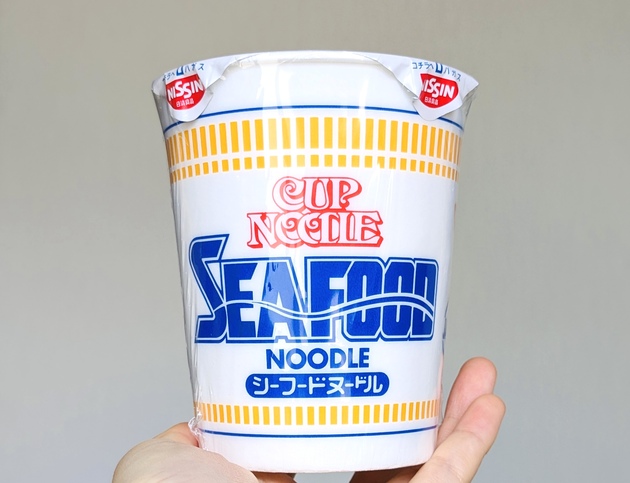 【やってたらすぐやめて！カップ麺の置き方】"食品メーカー"が警告する理由に→「知らなかった〜」「もうやめる」