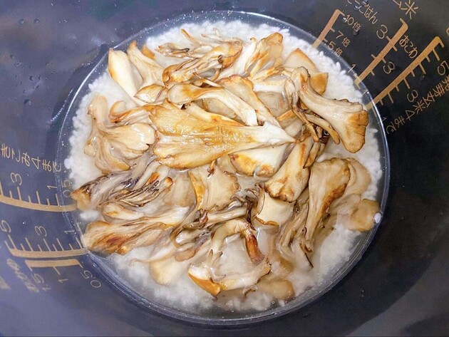 コレのために「舞茸」常備します！【本当は教えたくない】うま〜〜〜い食べ方！“ドボン”して炊くだけ絶品！次の日も絶品よ