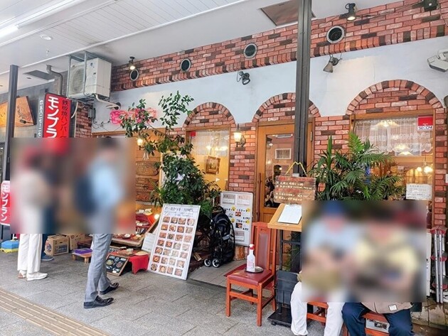 地元民が殺到！【平日でも並ぶ老舗…→奇跡の1組待ち入店！】「何度でも食べたい」「肉汁やばーーーい！」浅草・絶品グルメ