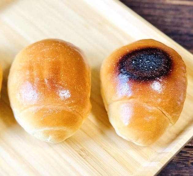 【みんなーーー！焼き方間違ってるよー！】「ロールパン“てっぺん焦がし”卒業！」最強ハック「早く知りたかった！」