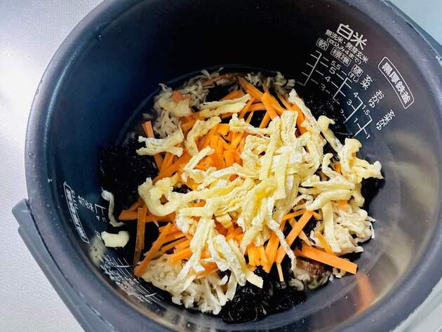 【切り干し大根】まだ煮物にしてるの？「炊飯器にドーン!!と入れてみて」激ウマレシピ