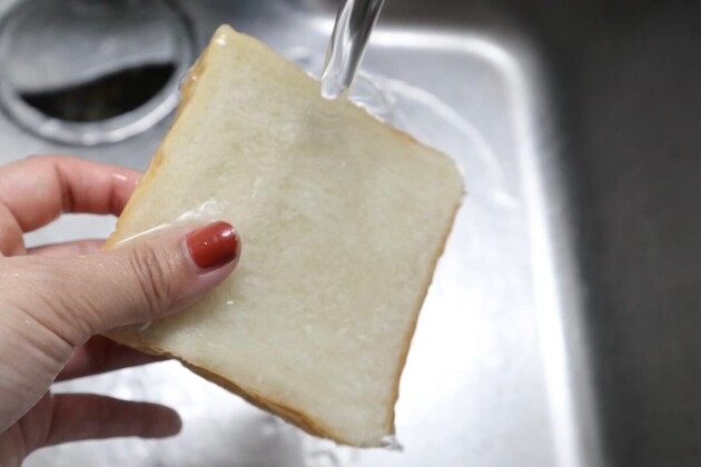 【食パンはそのまま焼かないでーー！】「たった5秒の裏ワザ」でおいしさアップ！？「これは衝撃…」