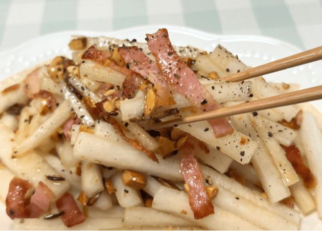 【お願い！煮物にばっかりしないでーー！】大根とベーコン2枚あったら…「まるでデパ地下」「友人が来たら作りたい」超うまサラダ爆誕