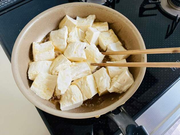 これは危険…家中の「豆腐」がなくなる！【タモリさん流】究極にウマい食べ方に「箸が止まらん〜!!」