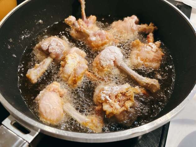 【やっすい手羽先、こうするのが正解！！】土井善晴さん直伝「サクッじゅわぁ」べらぼうに旨い食べ方