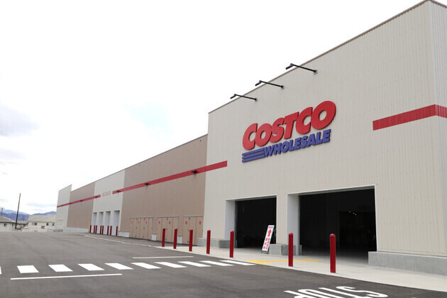 「ウマ〜〜〜ッ！！」わんぱくな“超デカい肉”に反抗期の息子も食いついた！【コストコ】「禁断の“追いチーズ”で悶絶…」家族大絶賛グルメ