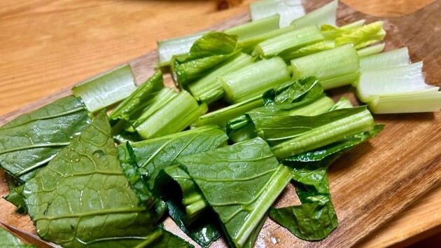 【小松菜、まだお浸しにしてるの？】土井善晴さん流「とんでもなく“あったまる”食べ方」！