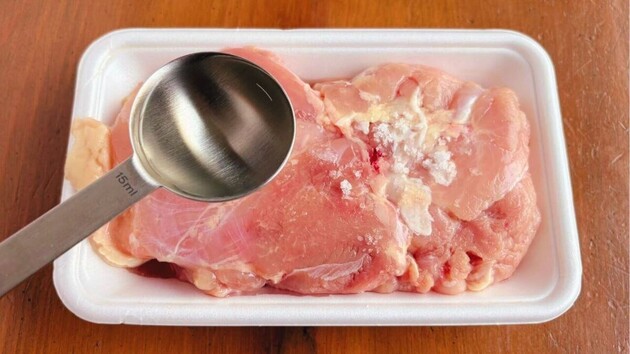 【鶏もも肉1枚あったら、絶対コレ作ってーー！】 「しっとり」「うまかった〜」「ありがたい」X見て作る人続出！“レンジ5分×2”でメイン爆誕